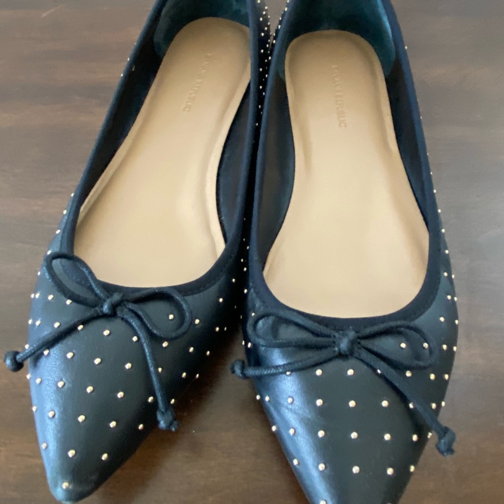 Pointy Toe Ball Shoe
